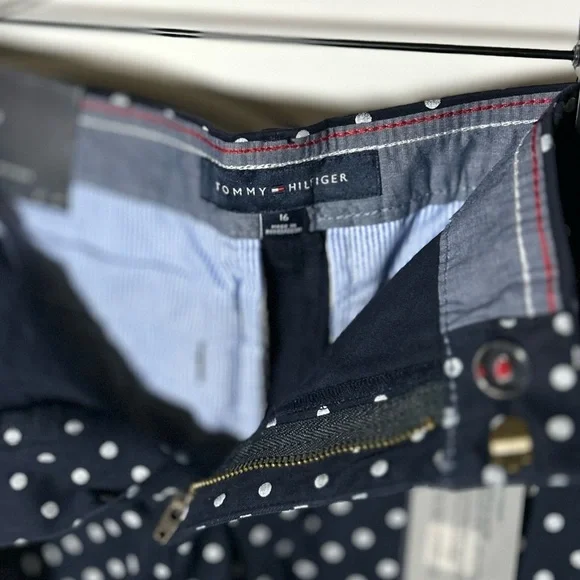 NEW Tommy Hilfiger Women’s Hollywood 5” Shorts, Navy w/White Polka Dot Size 16 - Picture 7 of 9
